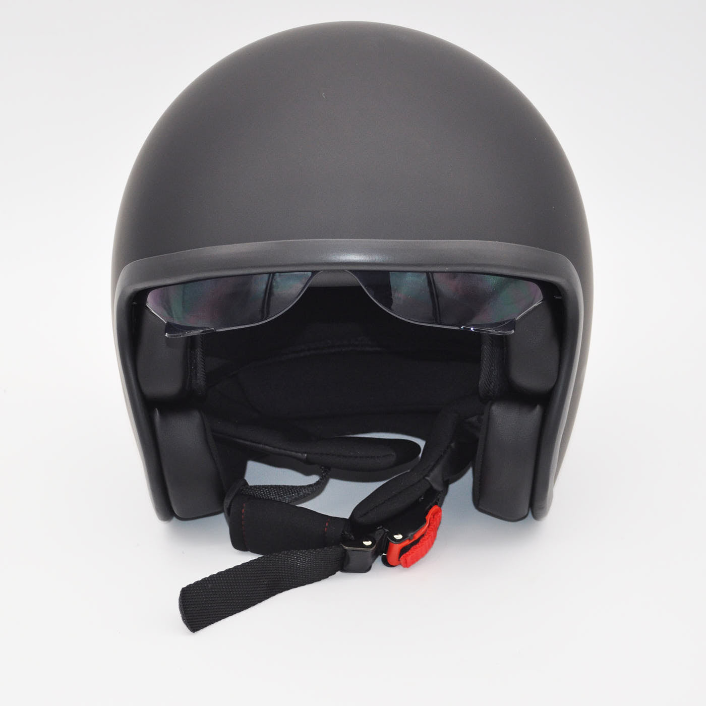 Helm mit integrierter Sonnenblende